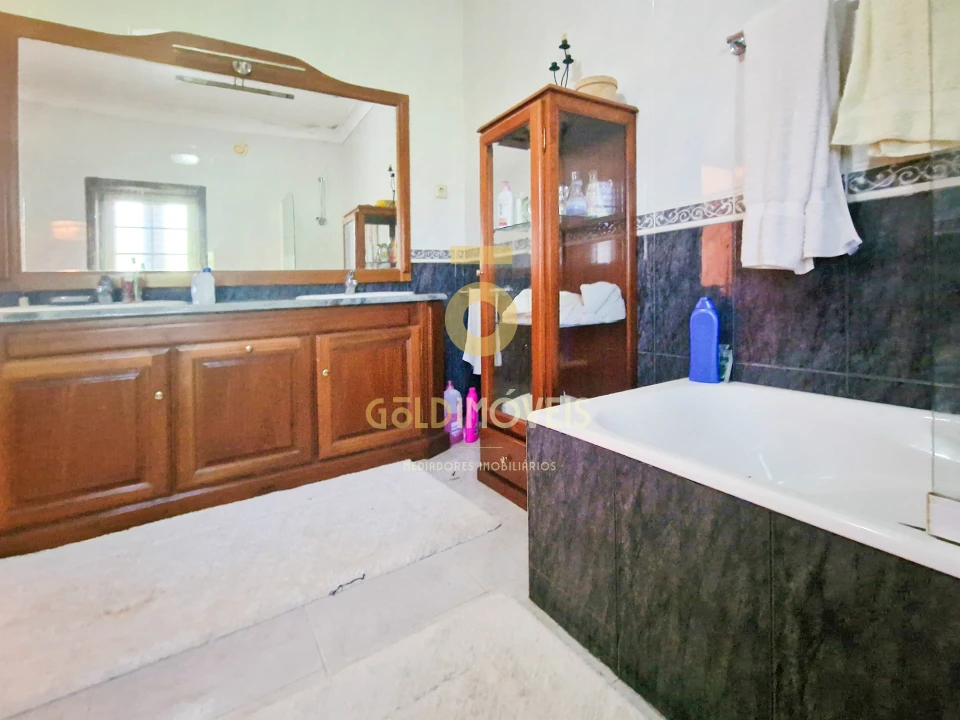 Moradia T6 para Venda em Abragão Foto 23