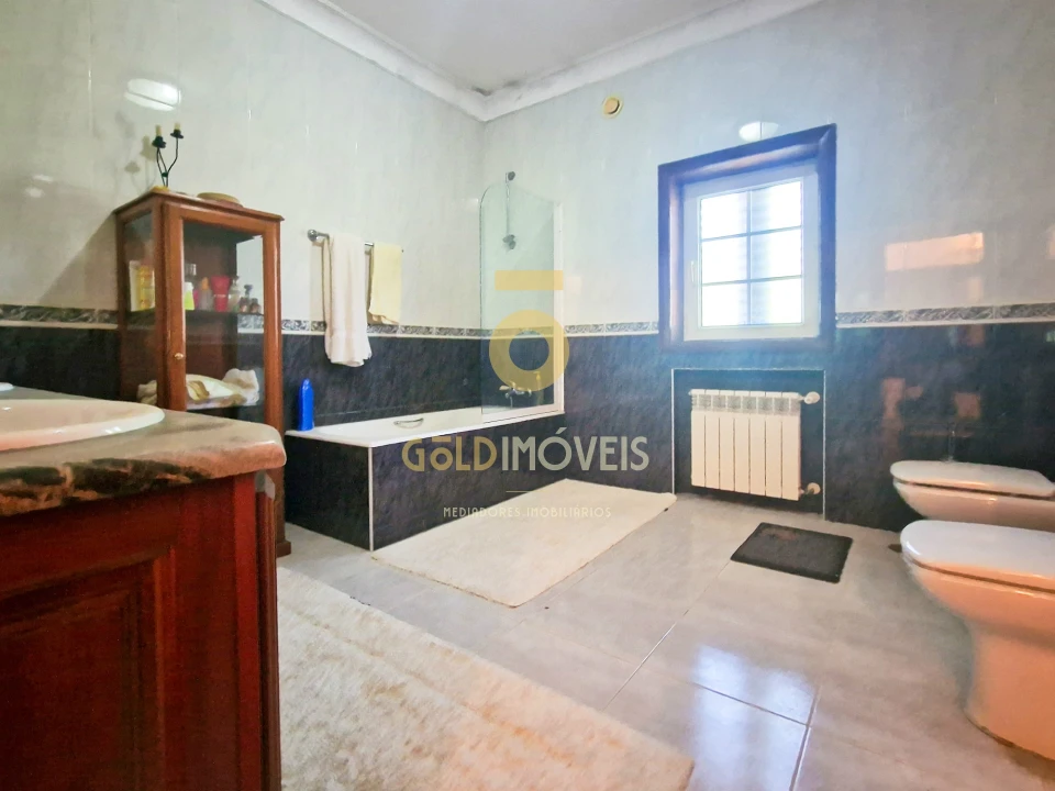 Moradia T6 para Venda em Abragão Foto 22