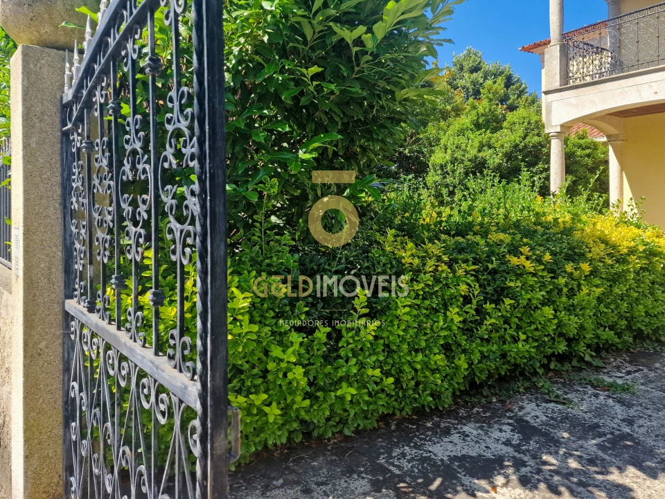 Moradia T6 para Venda em Abragão Foto 45