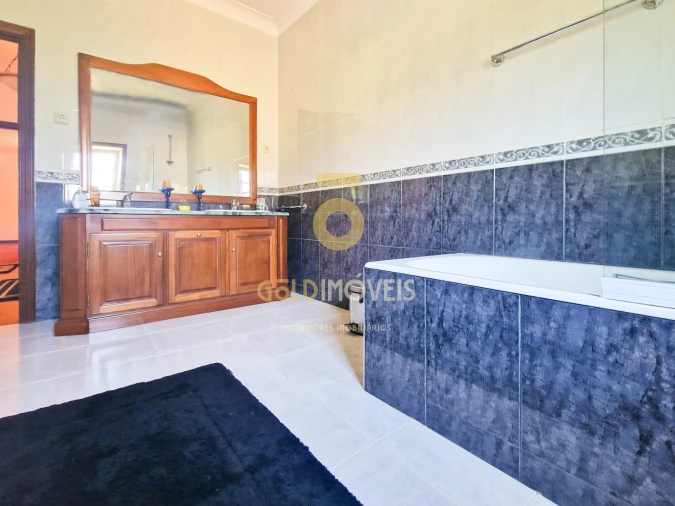 Moradia T6 para Venda em Abragão Foto 19