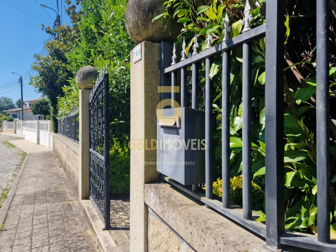 Moradia T6 para Venda em Abragão Foto 46