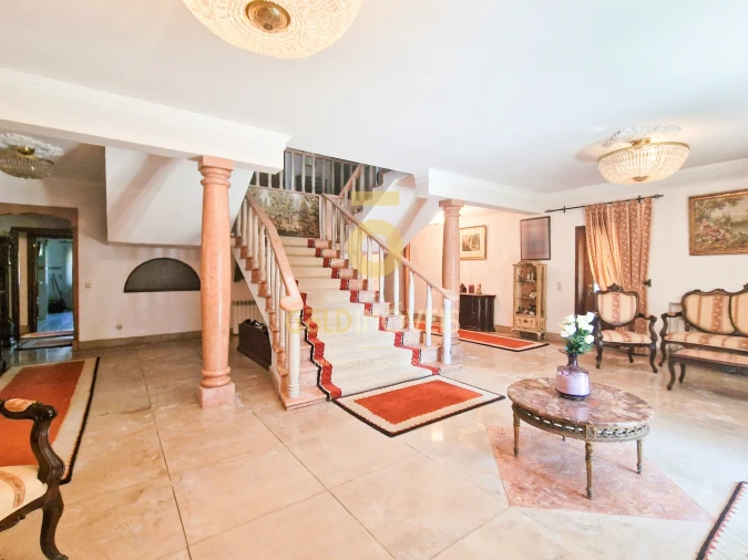 Moradia T6 para Venda em Abragão Foto 2