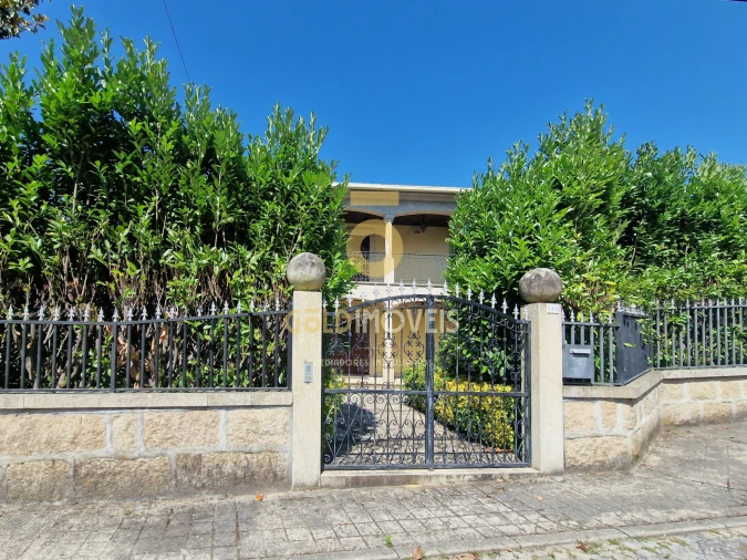 Moradia T6 para Venda em Abragão Foto 47