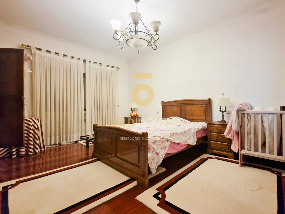 Moradia T6 para Venda em Abragão Foto 27