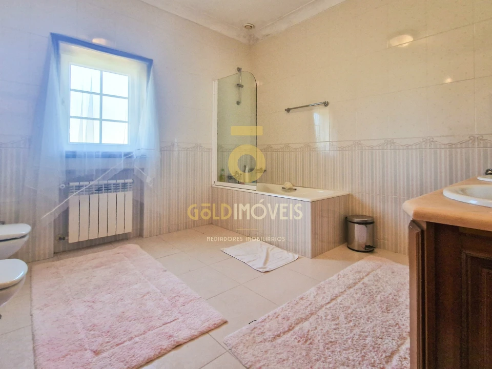 Moradia T6 para Venda em Abragão Foto 25