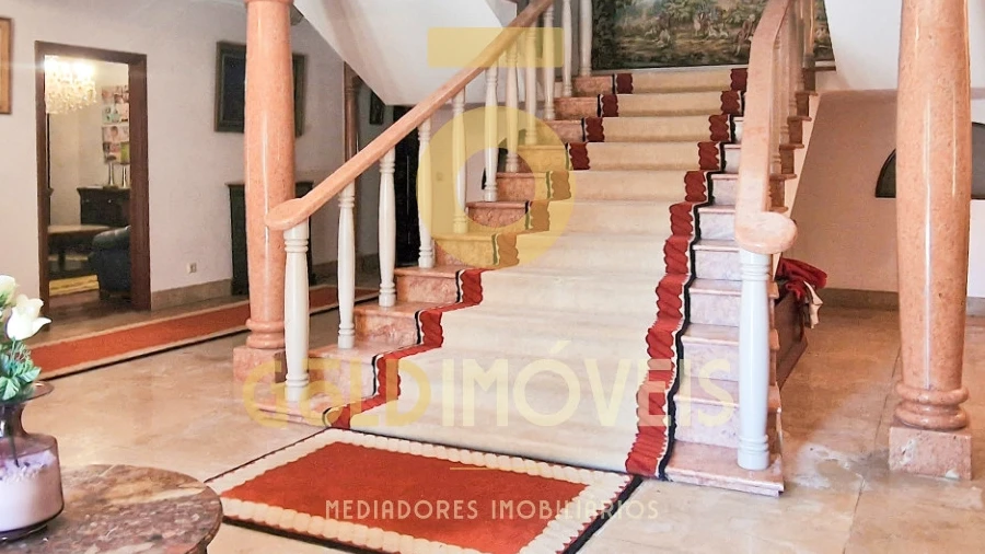 Moradia T6 para Venda em Abragão