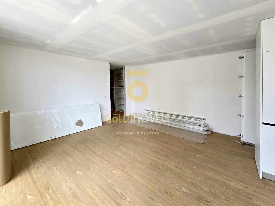 Apartamento T2 para Venda em Silvalde Foto 14