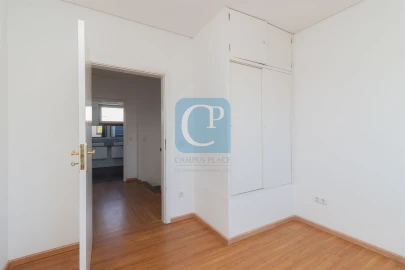 Apartamento T3 para Arrendamento em Lordelo do Ouro e Massarelos