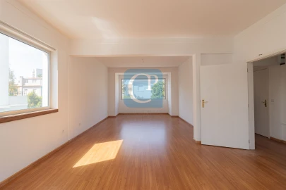 Apartamento T3 para Arrendamento em Lordelo do Ouro e Massarelos