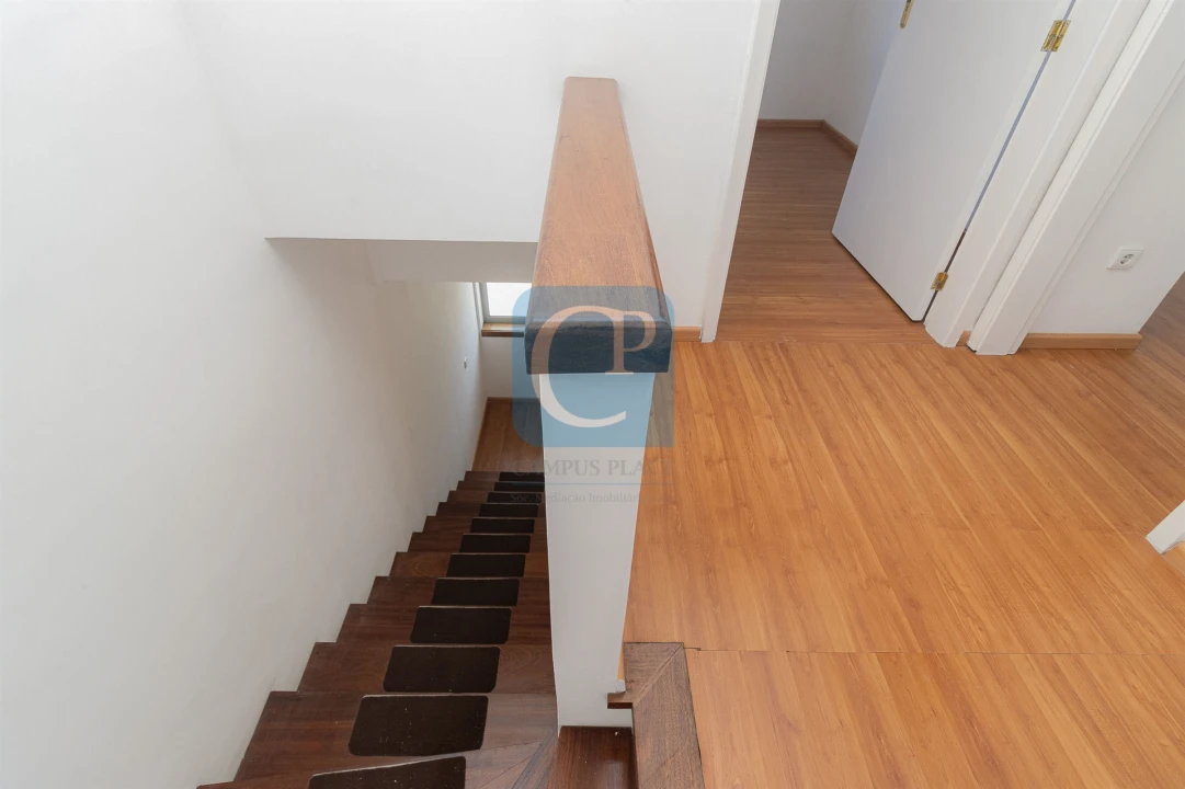 Apartamento T3 para Arrendamento em Lordelo do Ouro e Massarelos Foto 14