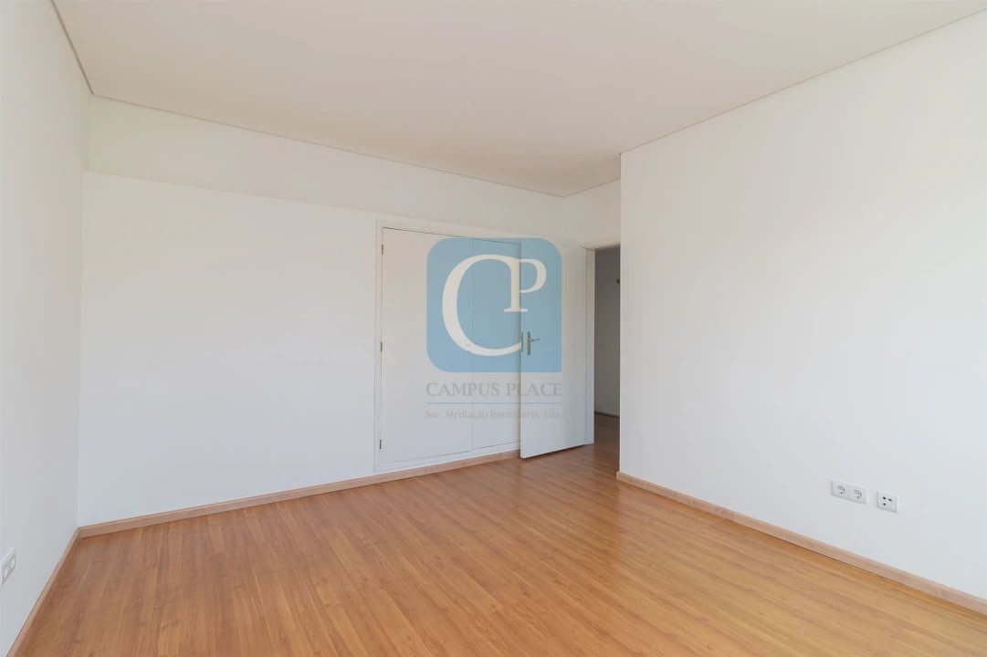 Apartamento T3 para Arrendamento em Lordelo do Ouro e Massarelos Foto 21