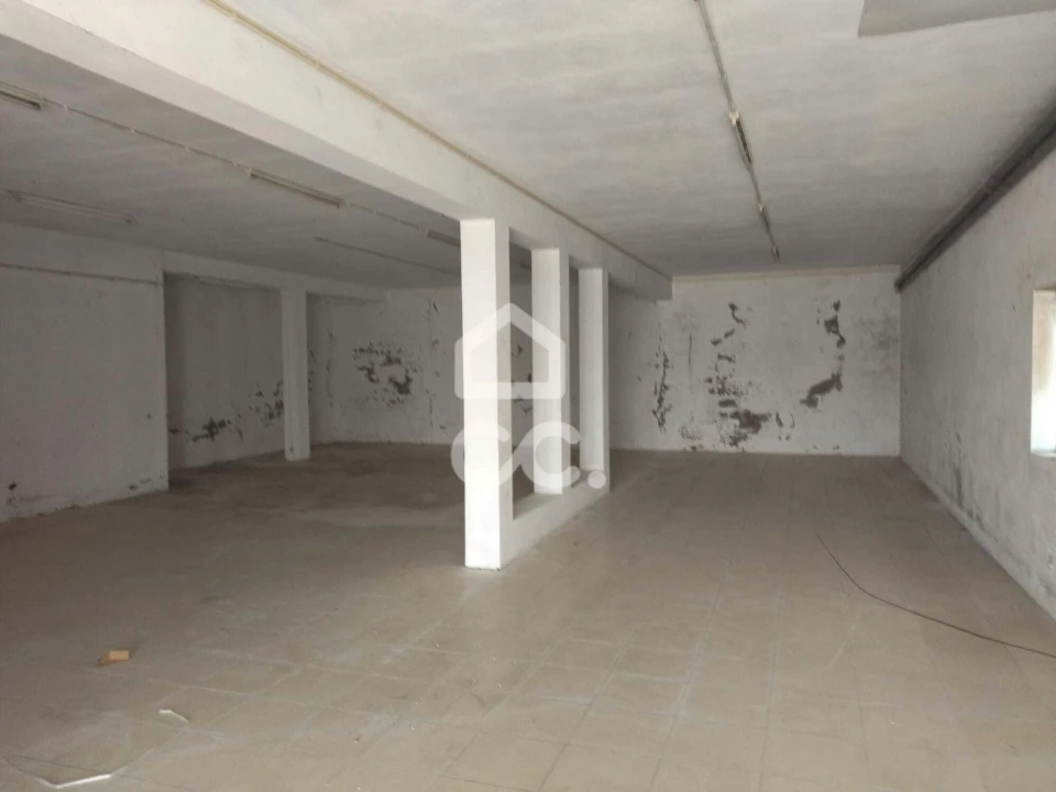Armazém para Arrendamento em Oliveira, São Paio e São Sebastião Foto 1