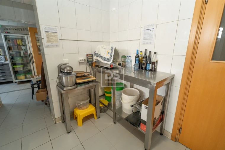 Negócio para Trespasse em Leiria, Pousos, Barreira e Cortes Foto 22