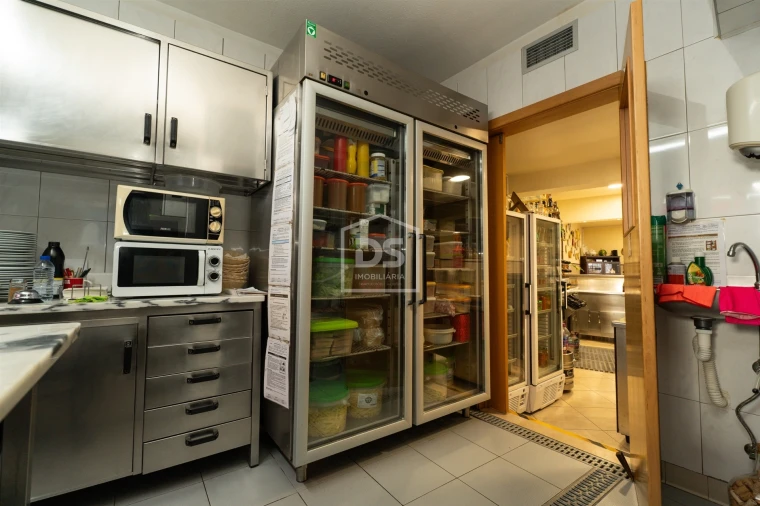 Negócio para Trespasse em Leiria, Pousos, Barreira e Cortes Foto 17