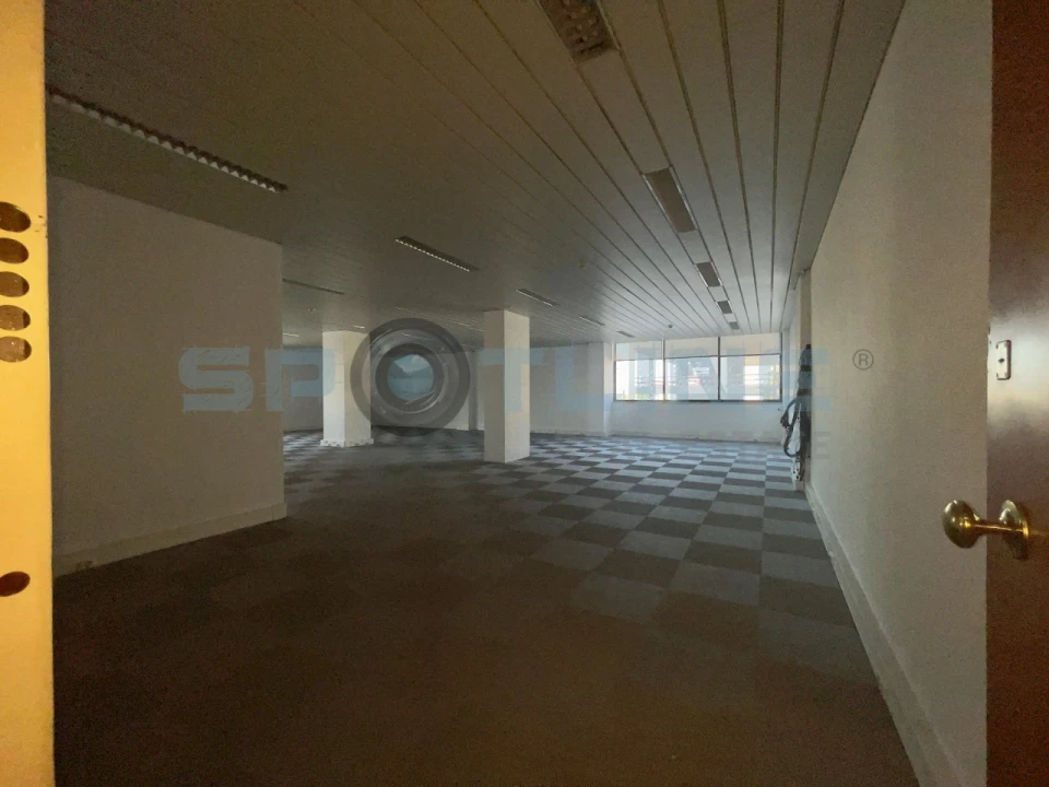 Escritório para Arrendamento em Sacavém e Prior Velho Foto 10