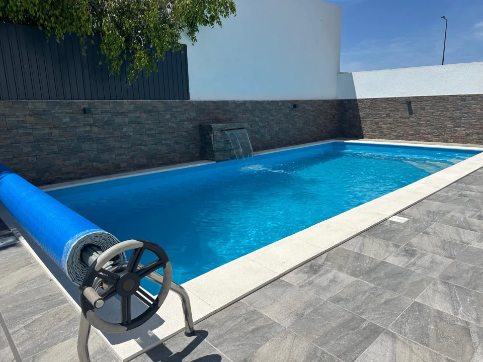 Moradia T4 para Venda em Sarilhos Grandes Foto 1