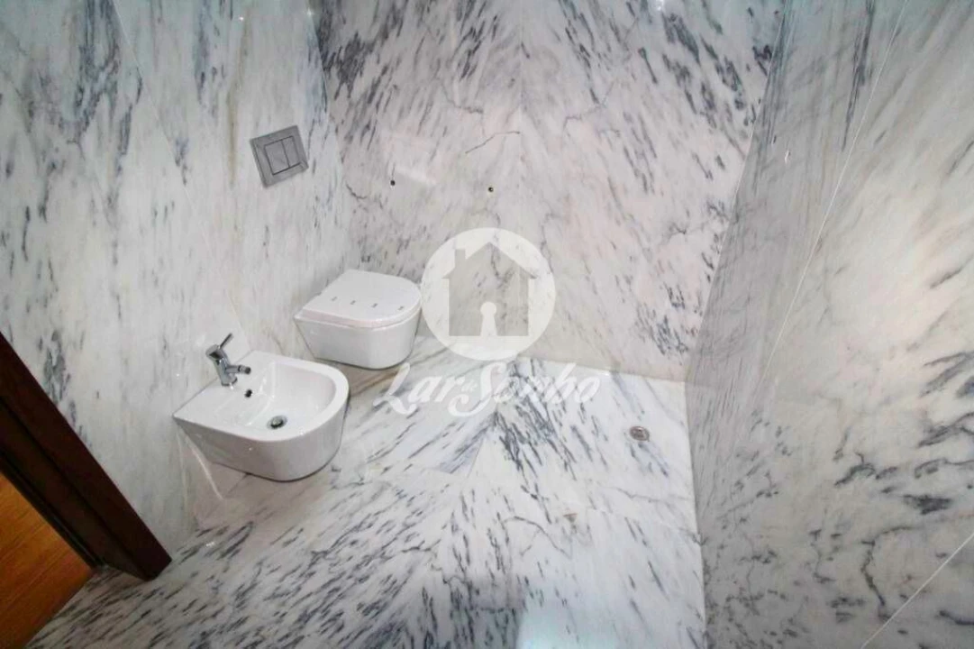 Moradia T4 para Venda em Abade de Neiva Foto 9