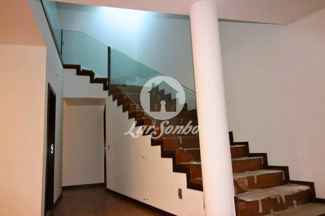 Moradia T4 para Venda em Abade de Neiva Foto 3