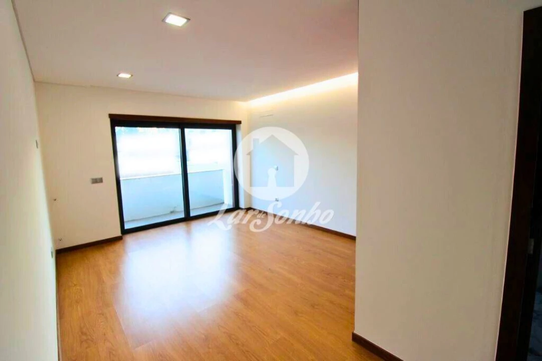 Moradia T4 para Venda em Abade de Neiva Foto 7