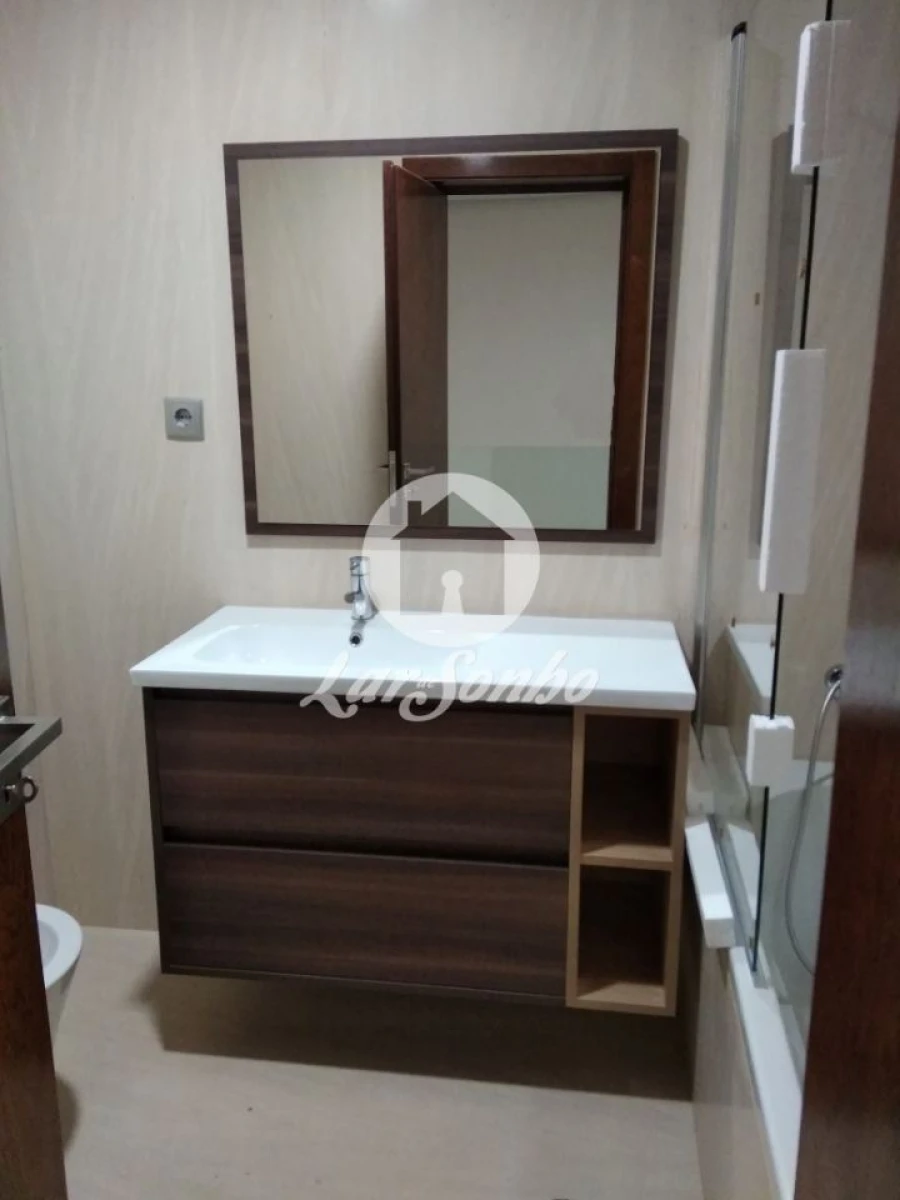 Moradia T4 para Venda em Abade de Neiva Foto 15