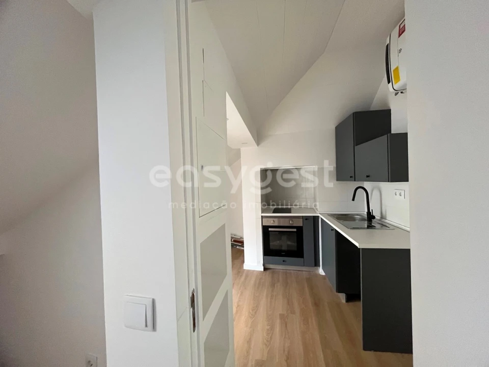 Apartamento T1 para Venda em Santa Maria Maior Foto 4