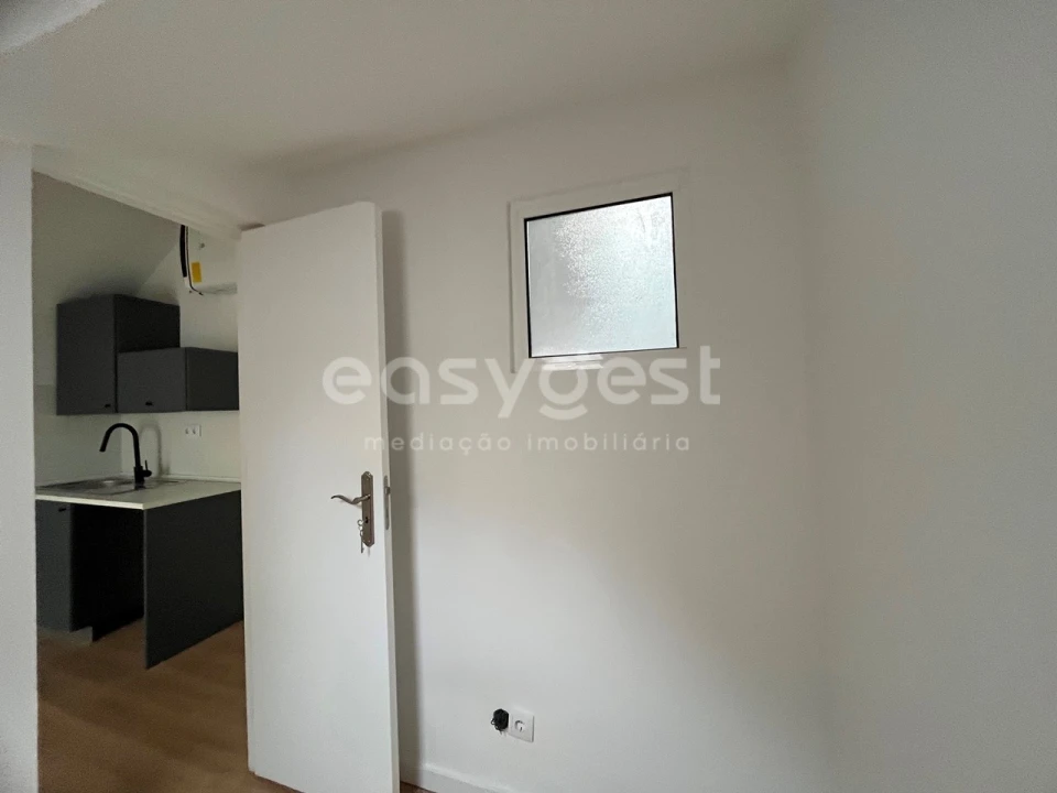 Apartamento T1 para Venda em Santa Maria Maior Foto 14