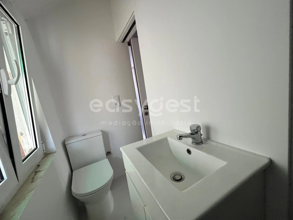 Apartamento T1 para Venda em Santa Maria Maior Foto 17