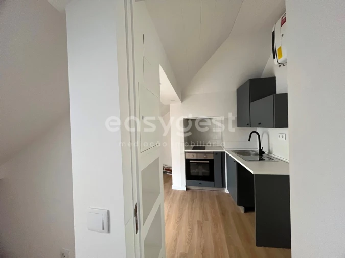Apartamento T1 para Venda em Santa Maria Maior Foto 4