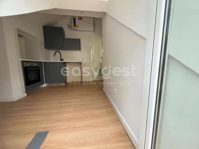 Apartamento T1 para Venda em Santa Maria Maior Foto 9