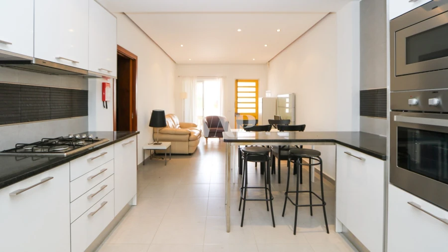 Moradia T2 para Venda em Quarteira Foto 4
