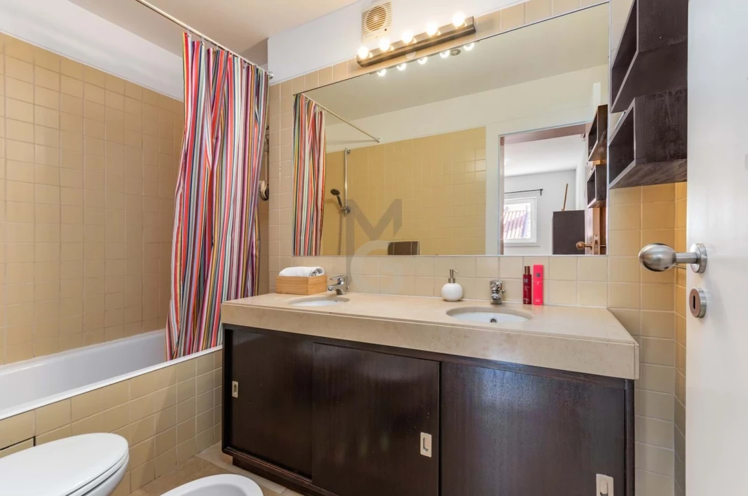 Apartamento T3 para Venda em Misericórdia Foto 24