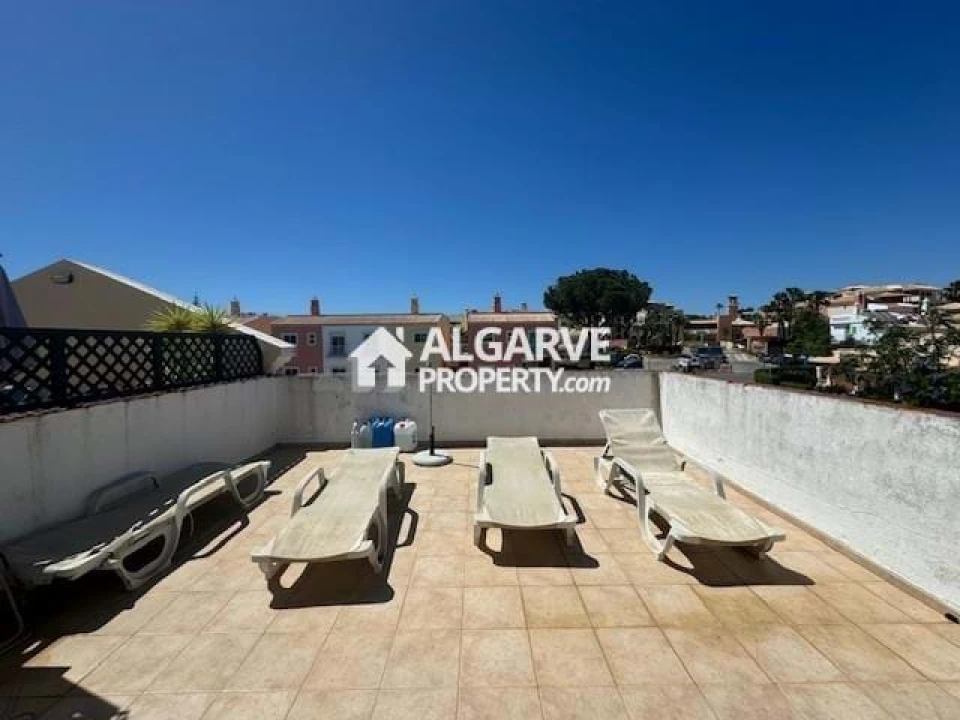 Apartamento T2 para Venda em Quarteira Foto 19