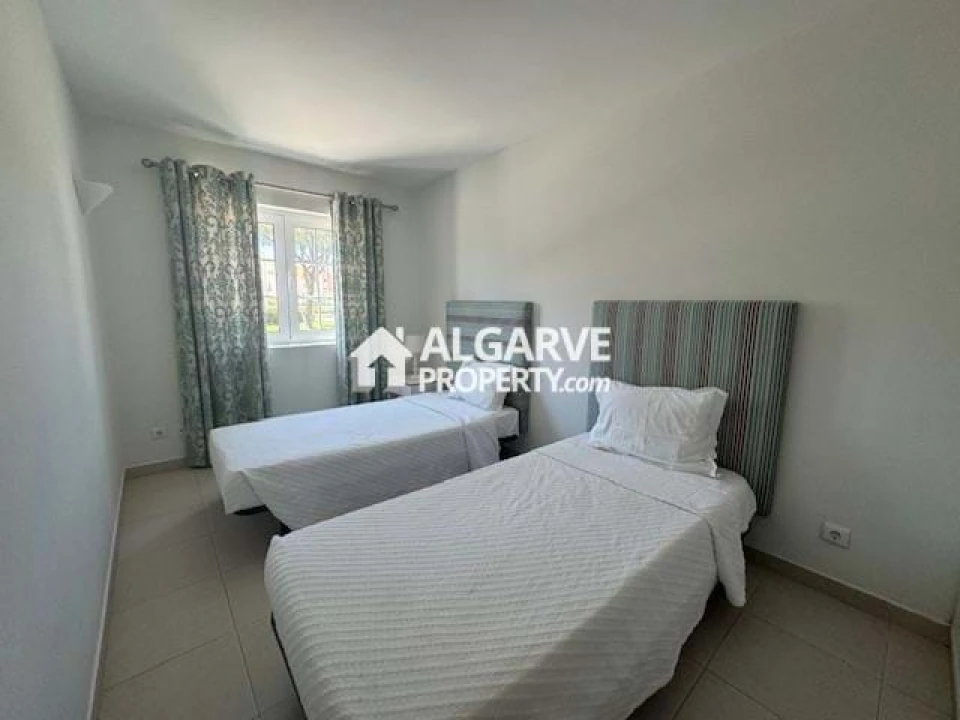 Apartamento T2 para Venda em Quarteira Foto 8