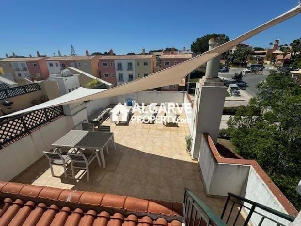 Apartamento T2 para Venda em Quarteira Foto 17