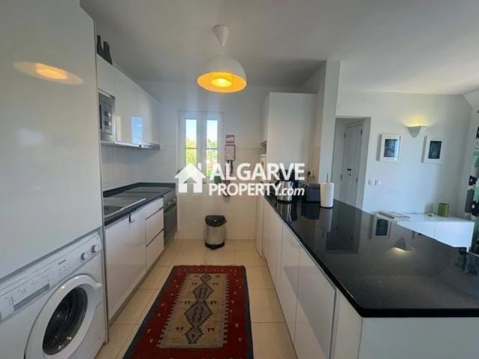 Apartamento T2 para Venda em Quarteira Foto 3