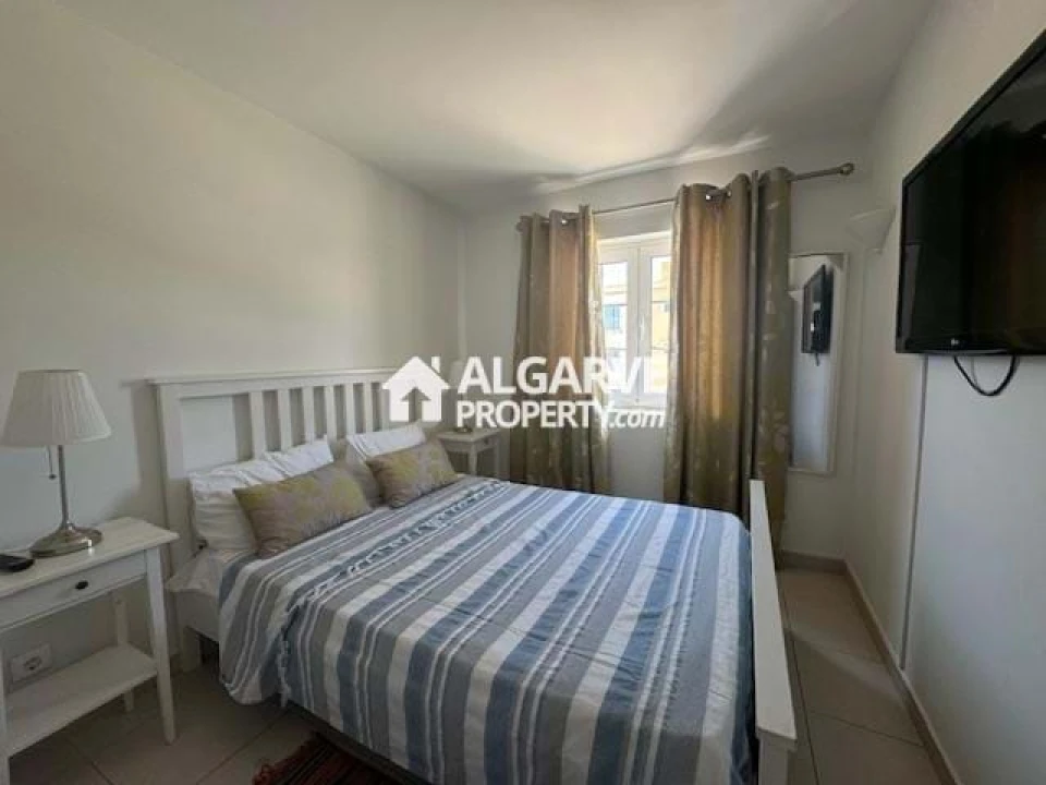 Apartamento T2 para Venda em Quarteira Foto 6