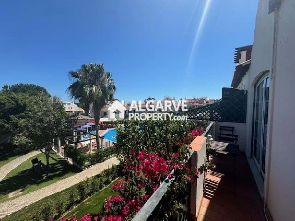 Apartamento T2 para Venda em Quarteira Foto 4