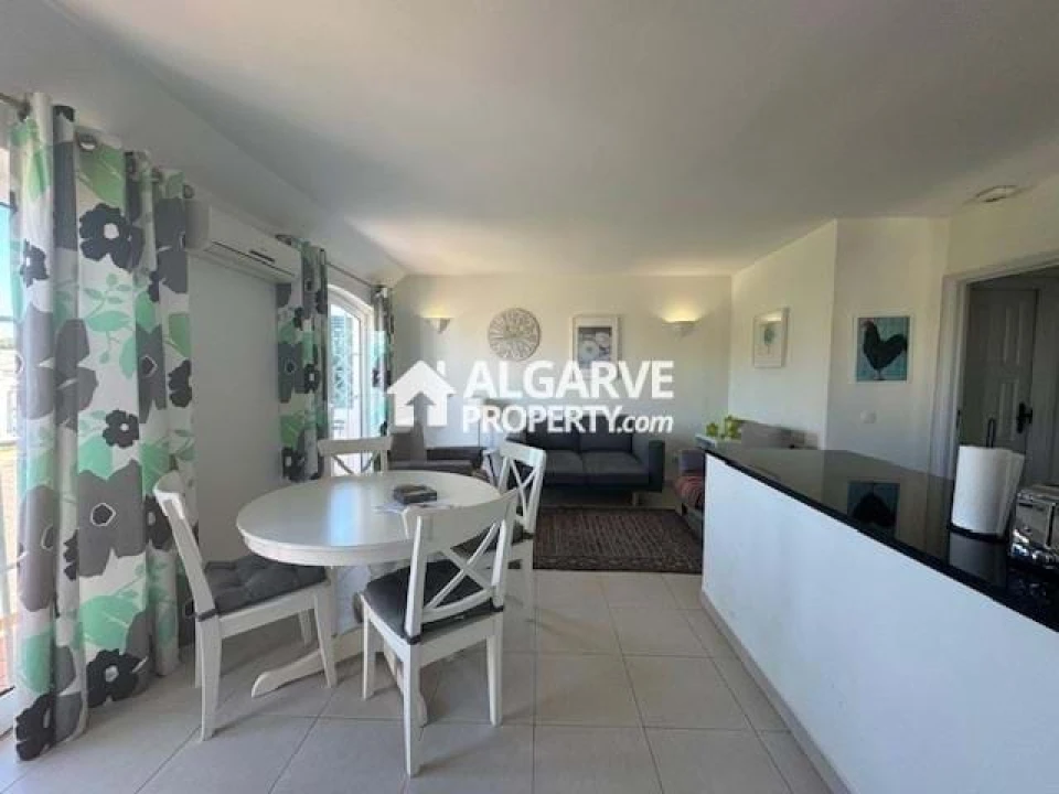Apartamento T2 para Venda em Quarteira Foto 16
