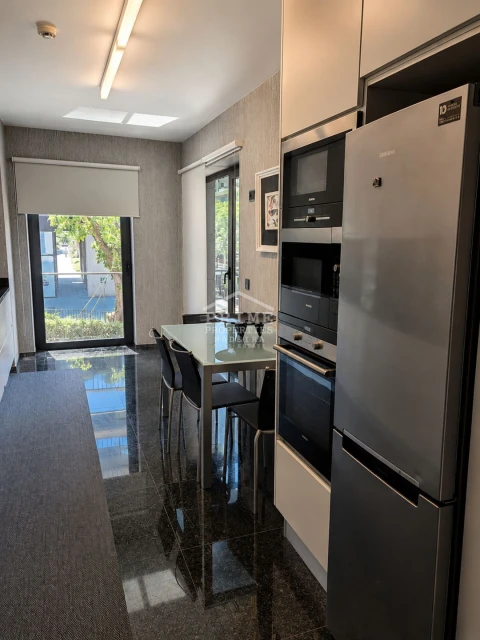 Apartamento T2 para Venda em Funchal (Se)