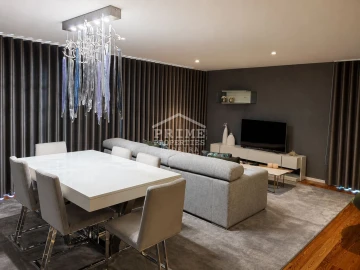 Apartamento T2 para Venda em Funchal (Se)