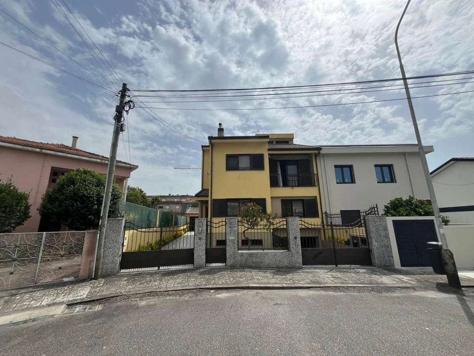 Moradia T5 para Venda em São Mamede de Infesta e Senhora da Hora Foto 71