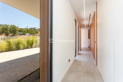 Moradia T4 para Venda em Albufeira e Olhos de Água