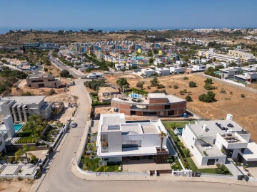 Moradia T4 para Venda em Albufeira e Olhos de Água