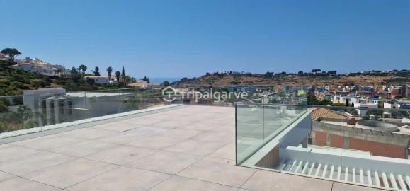 Moradia T4 para Venda em Albufeira e Olhos de Água
