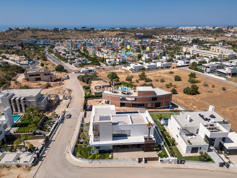 Moradia T4 para Venda em Albufeira e Olhos de Água Foto 3