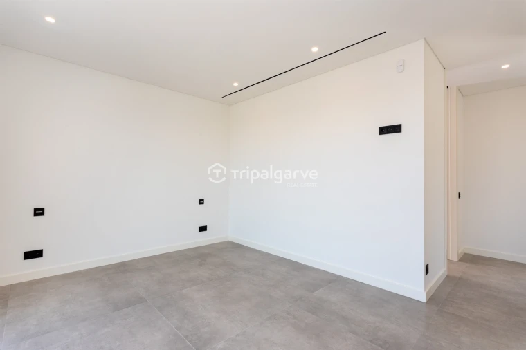 Moradia T4 para Venda em Albufeira e Olhos de Água Foto 11