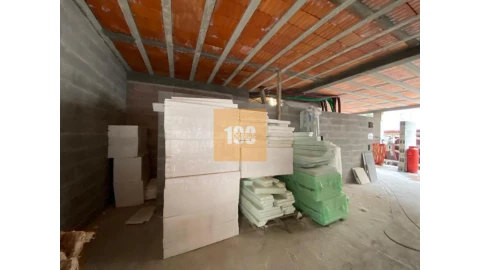 Negócio para Venda em Cedofeita, Santo Ildefonso, Sé, Miragaia, São Nicolau e Vitória