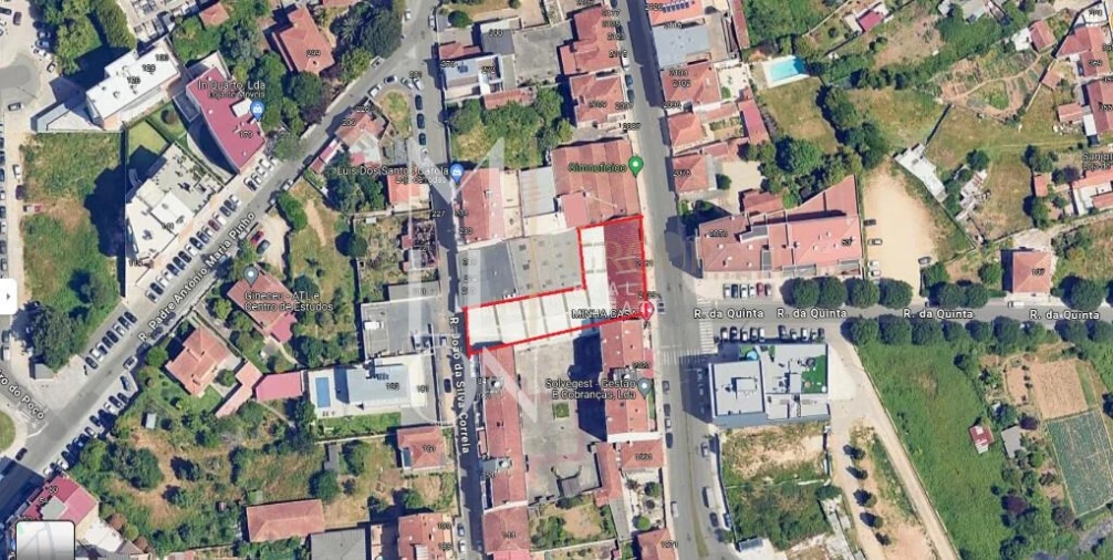 Armazém para Venda em São João da Madeira Foto 13