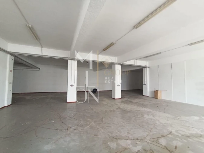 Armazém para Venda em São João da Madeira Foto 8