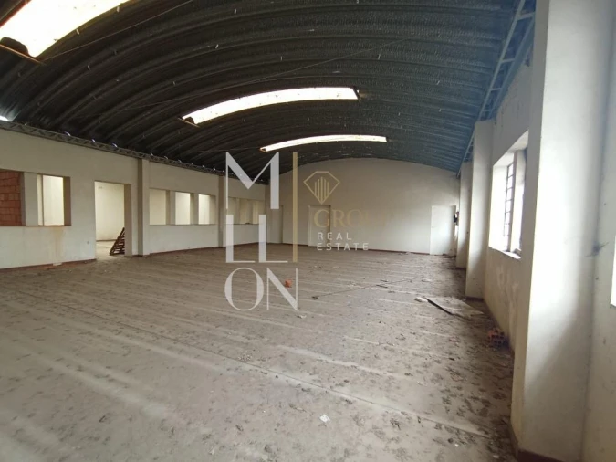 Armazém para Venda em São João da Madeira Foto 3